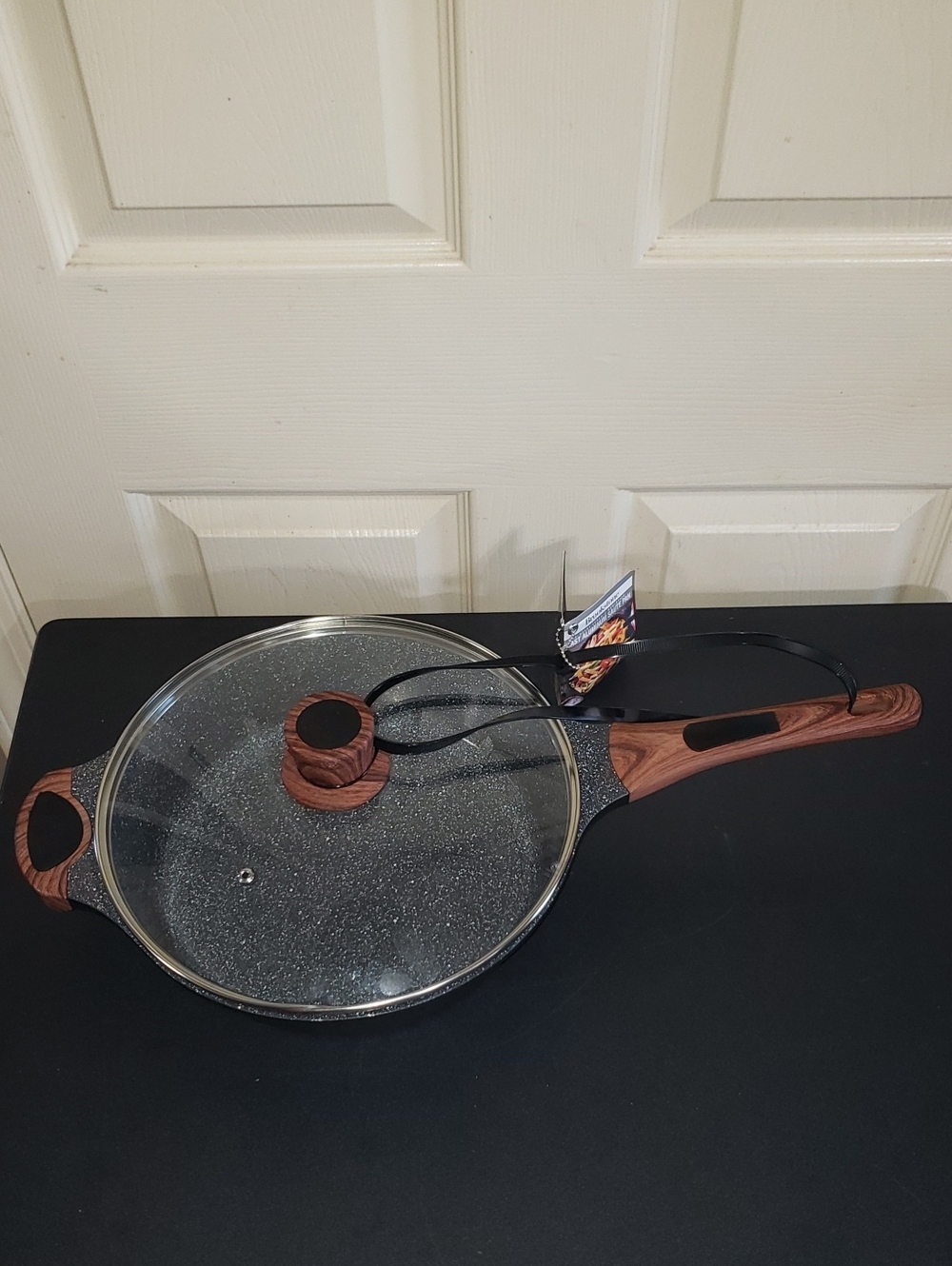 Brookstone Wood-Style Handle Glass Lid Saute Frying Pan - Black/Gray 4-quart